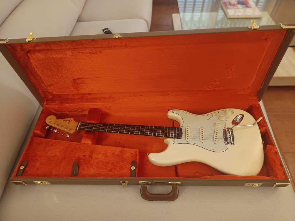 Fender Stratocaster American Vintage II OW de segunda mano · Foto 1 de 10 · Málaga · 1800 €