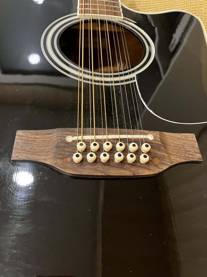 Takamine EF381SC de segunda mano · Foto 3 de 10 · Cádiz · 825 €
