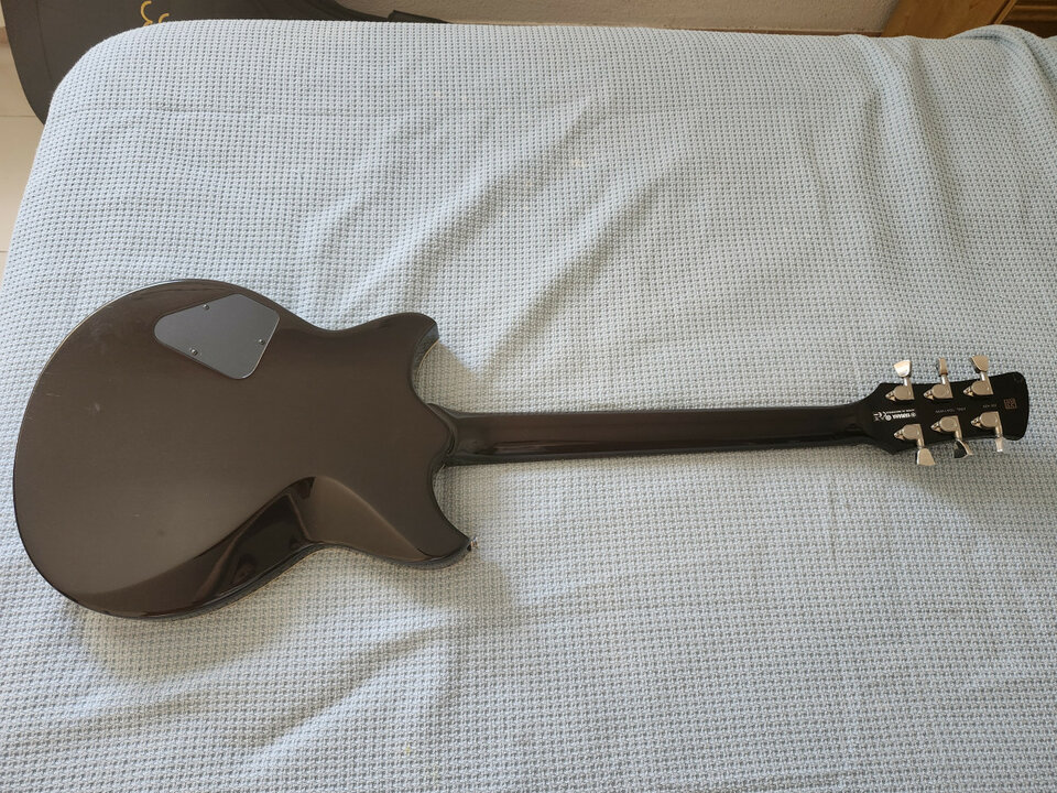 Ganga-Guitarrón Vendo Revstar 420S con mejoras