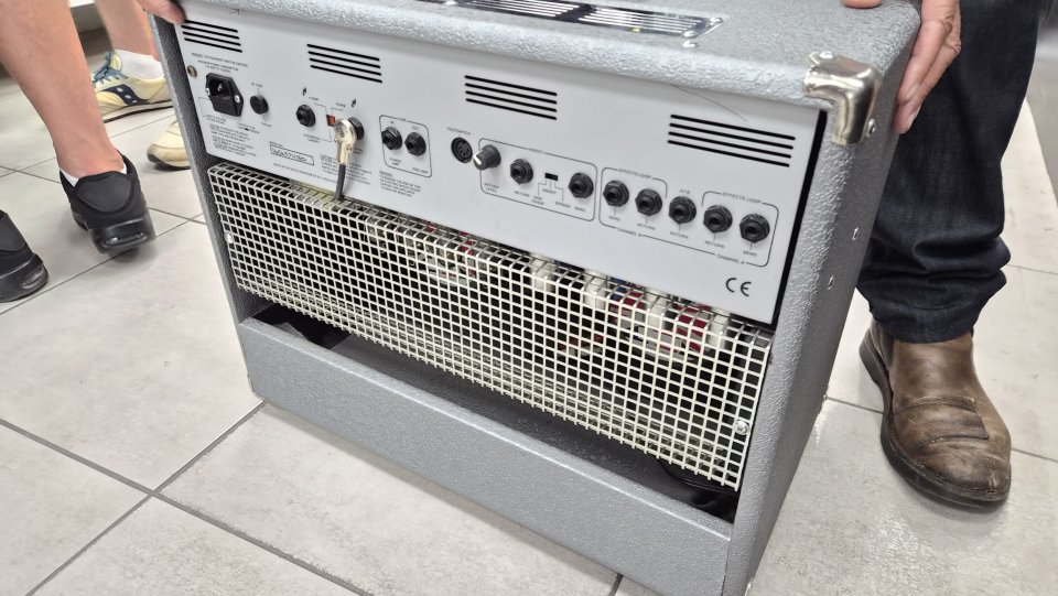 Laney Crome O-Zone 50 W Edicion Special de segunda mano · Foto 3 de 7 · Castellón · 550 €