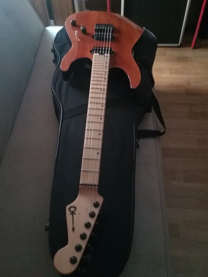Charvel DK 24 de segunda mano · Foto 5 de 10 · Madrid · 550 €