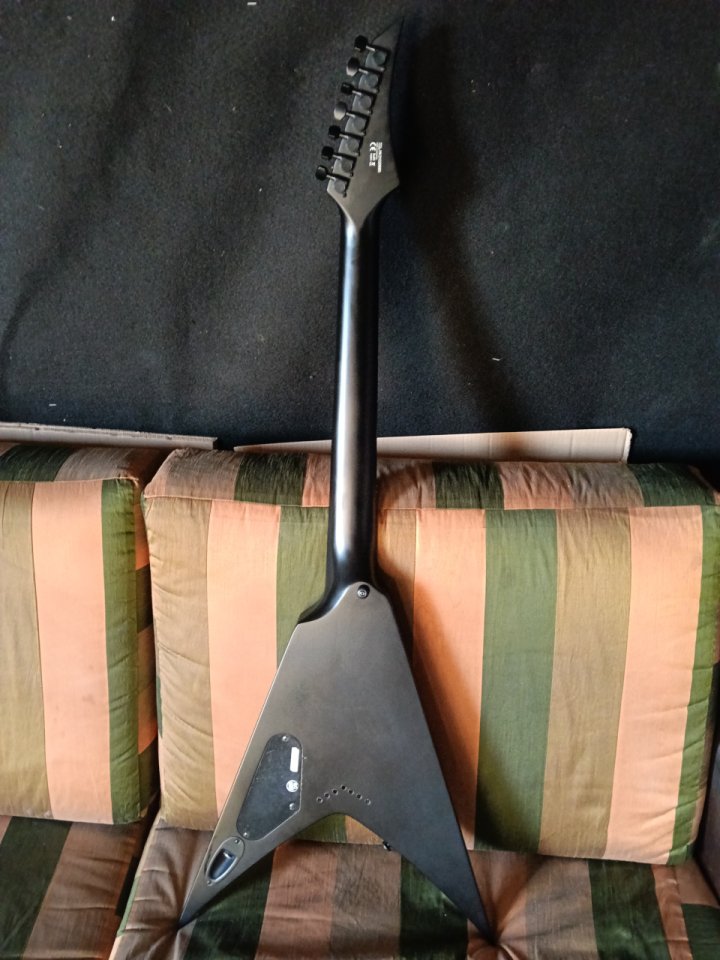 Guitarra 7 cuerdas Solar V2.7C de segunda mano · Foto 6 de 10 · Badajoz · 750 €