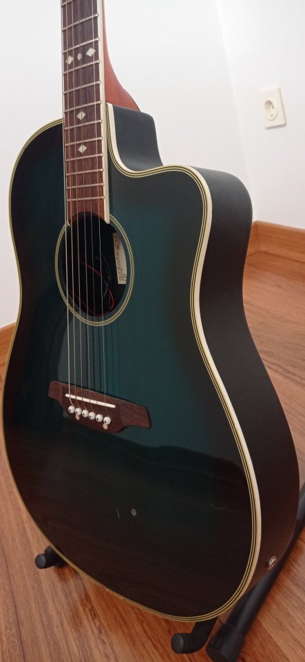 Guitarra electroacústica Aria de segunda mano · Foto 1 de 10 · Cuenca · 150 €