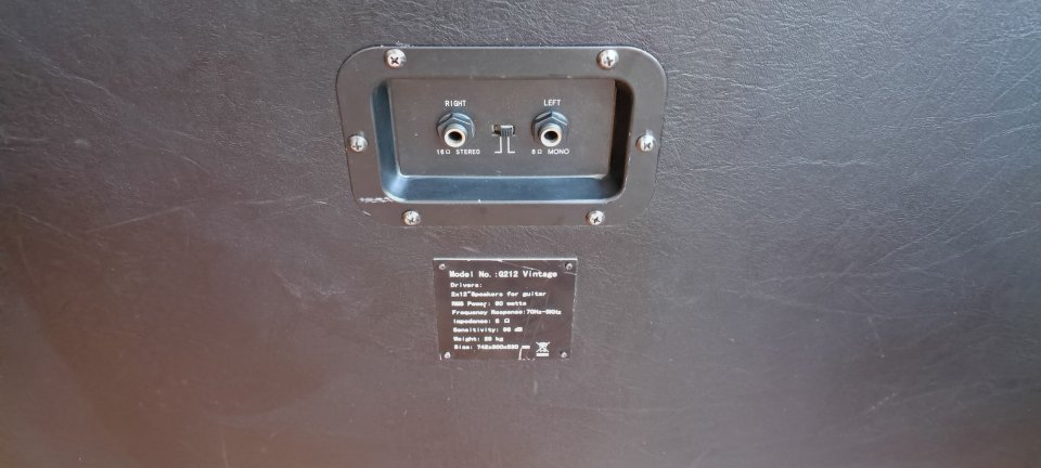 Pantalla HB G212 Vintage, con 2 Altavozces Celestion Vintage 30 G12 de segunda mano · Foto 6 de 7 · Madrid · 175 €