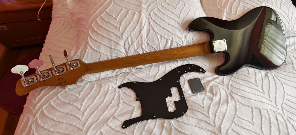 Fender Sire Precision P5R Black bass de segunda mano · Foto 6 de 10 · Lugo · 499 €