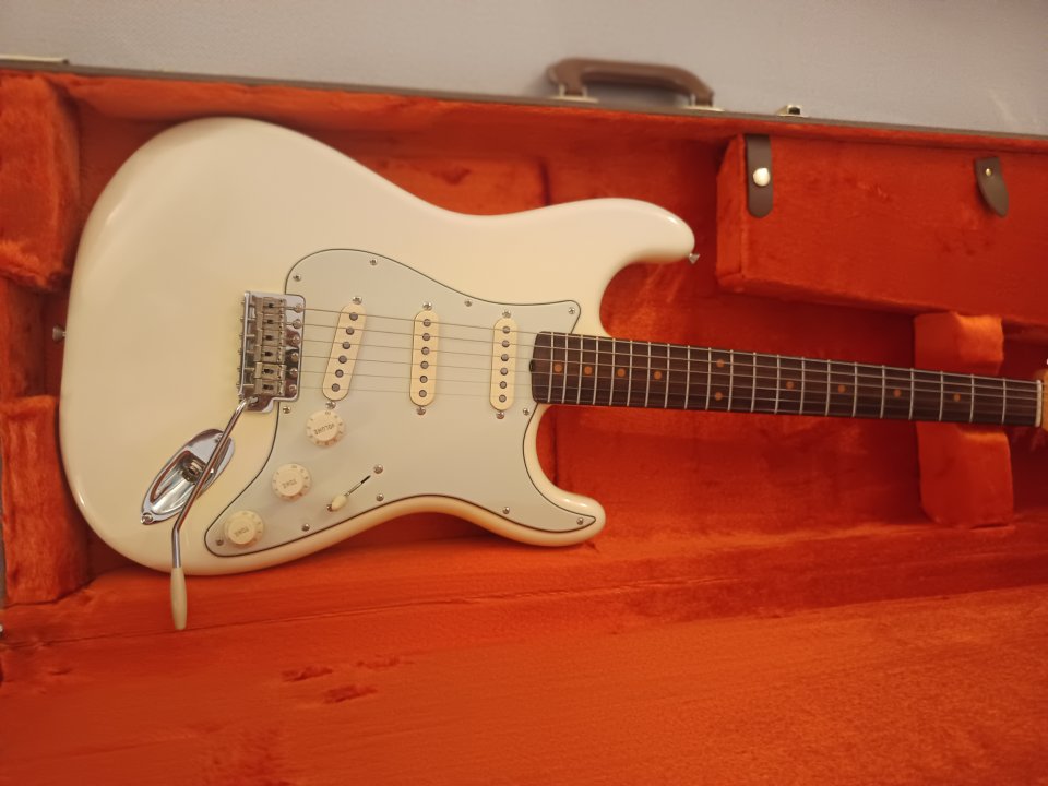 Fender Stratocaster American Vintage II OW de segunda mano · Foto 2 de 10 · Málaga · 1800 €