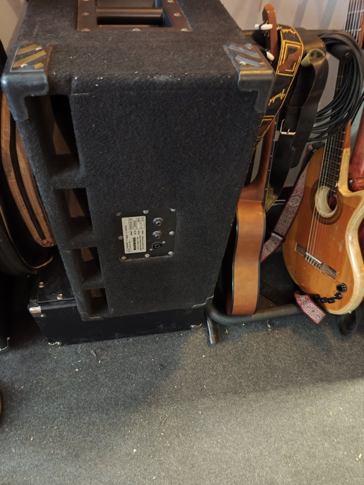 Pantalla Markbass Traveler 102 de segunda mano · Foto 5 de 6 · Sevilla · 350 €