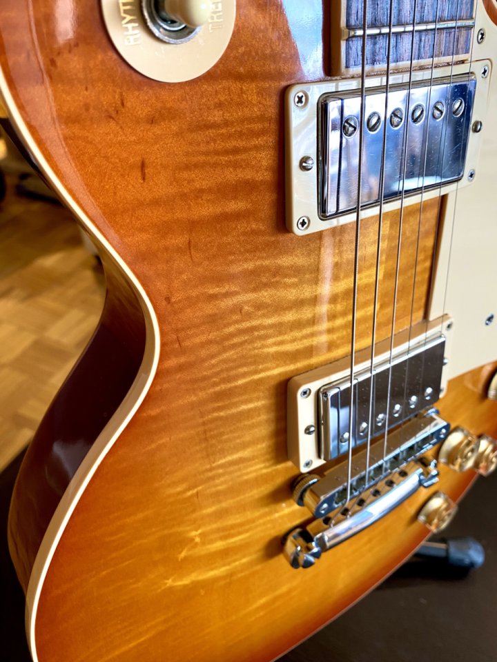 Gibson Les Paul Traditional Plus 2011 de segunda mano · Foto 4 de 10 · Barcelona · 2200 €