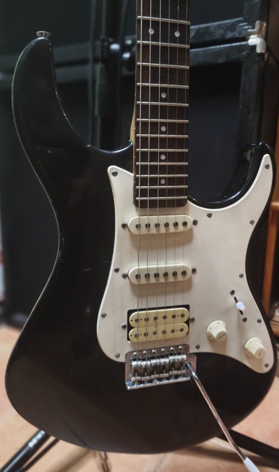 Yamaha Pacífica Pac012 de segunda mano · Foto 1 de 9 · Alicante · 120 €