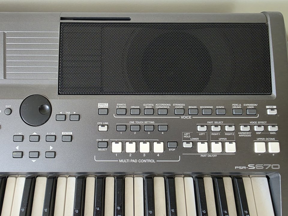 Yamaha PSR S670 de segunda mano · Foto 7 de 8 · La Rioja · 320 €