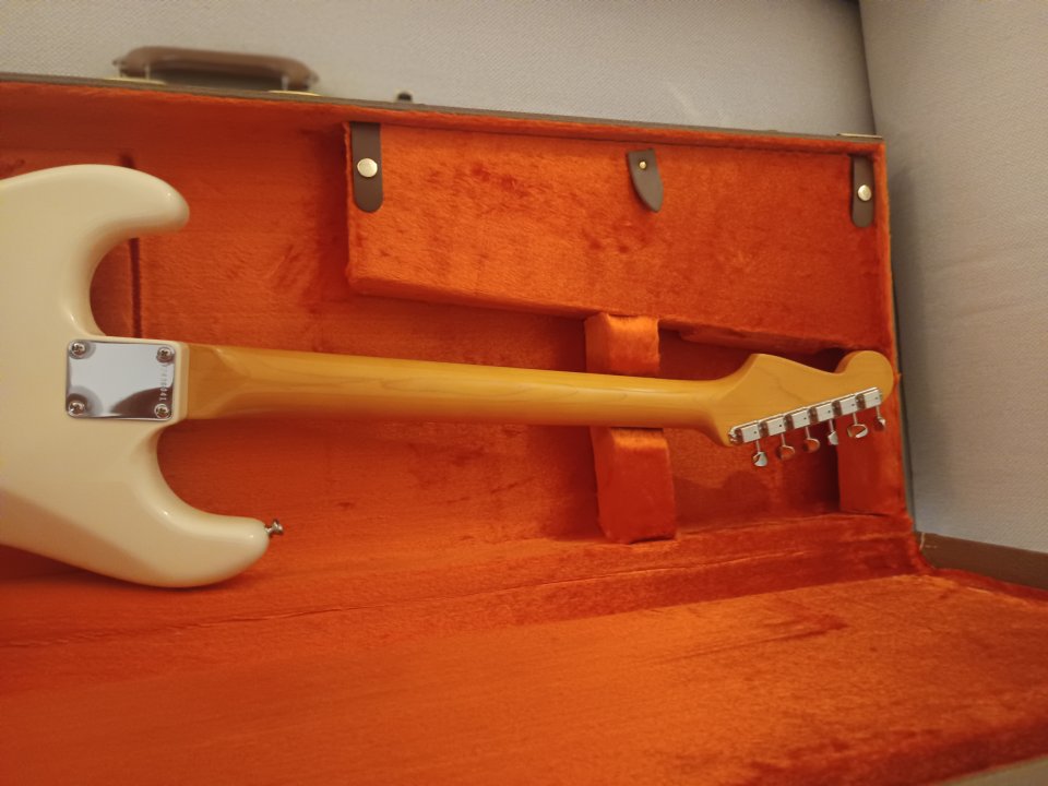 Fender Stratocaster American Vintage II OW de segunda mano · Foto 5 de 10 · Málaga · 1800 €