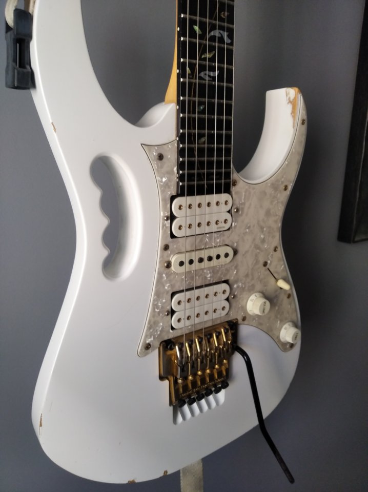 Ibanez JEM 7V WH (Steve Vai Signature) – Año 1999 de segunda mano · Foto 9 de 10 · Zaragoza · 1950 €