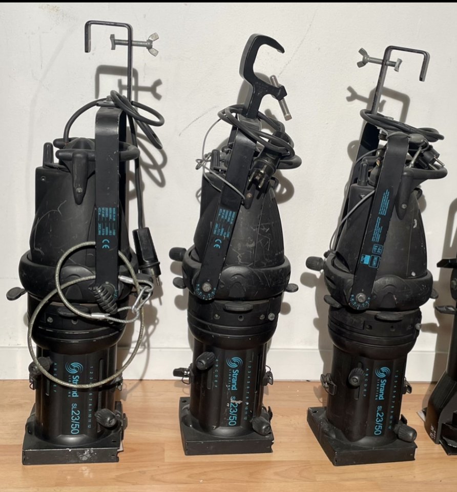 Vendo 3 recortes Strand Lightning 23/50 (300 euros por los 3 recortes)