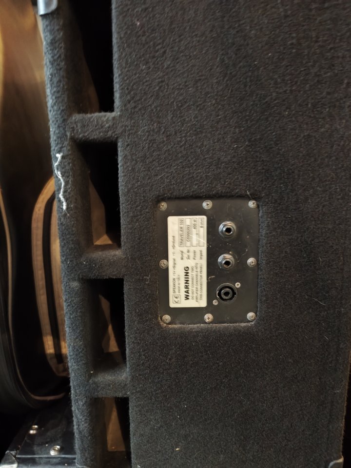 Pantalla Markbass Traveler 102 de segunda mano · Foto 4 de 6 · Sevilla · 350 €