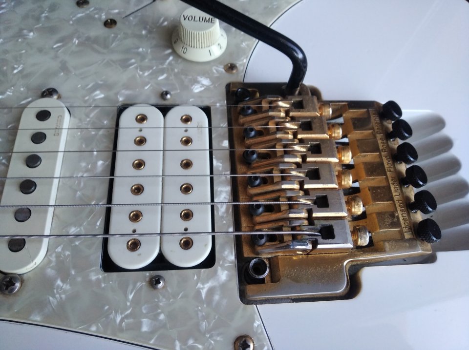 Ibanez JEM 7V WH (Steve Vai Signature) – Año 1999 de segunda mano · Foto 10 de 10 · Zaragoza · 1950 €