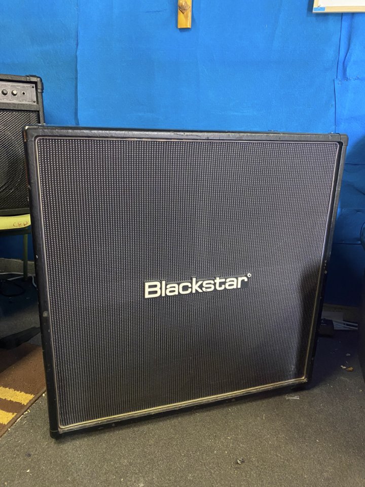 Amplificador Blackstar HT100 MK1 + pantalla 4x12