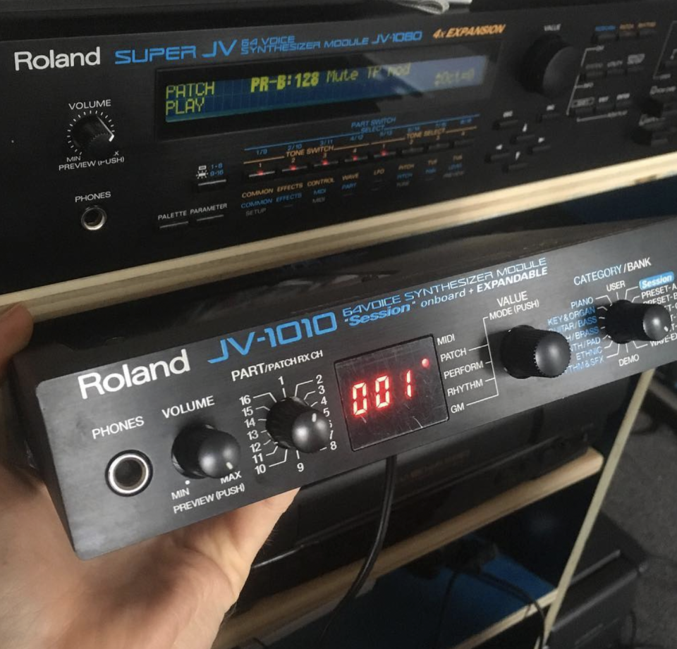 Roland JV1010