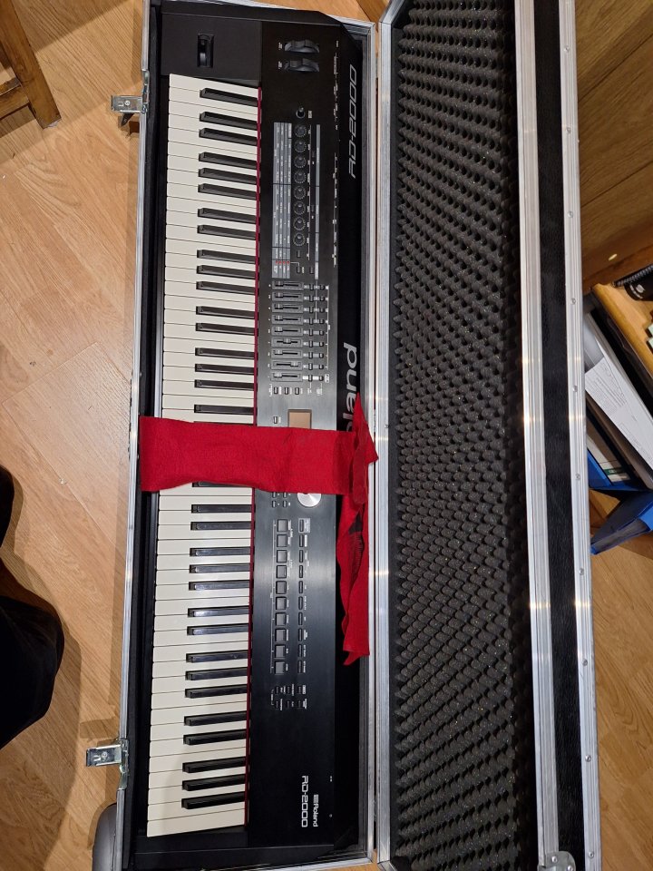 Roland RD2000 de segunda mano · Foto 1 de 5 · Madrid · 1800 €
