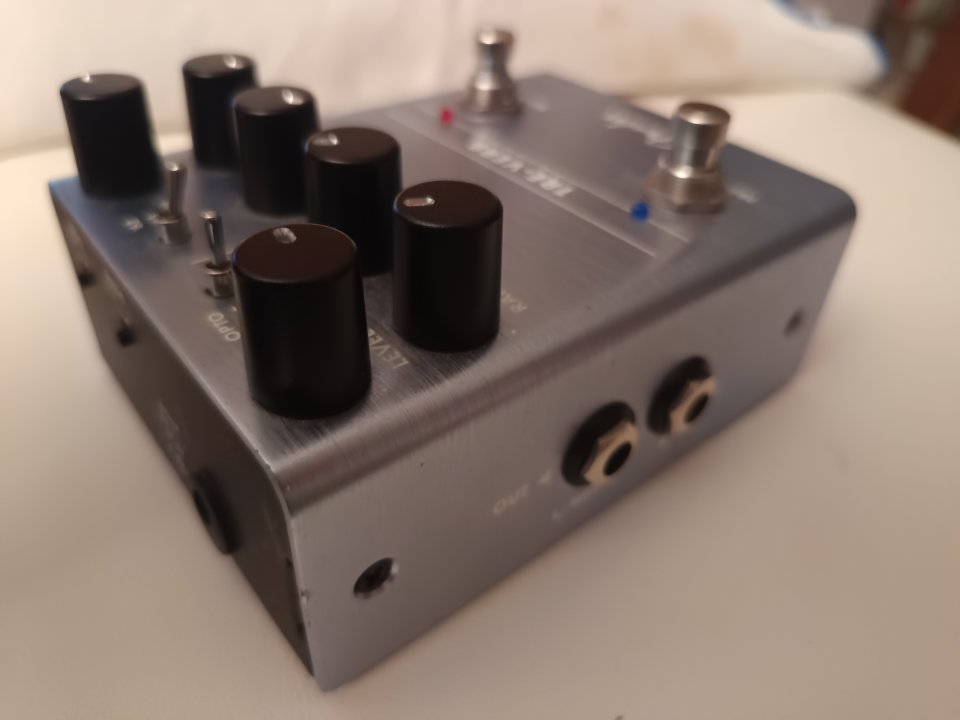 Pedal de reverb + tremolo FENDER TRE-VERB de segunda mano · Foto 7 de 10 · Madrid · 180 €