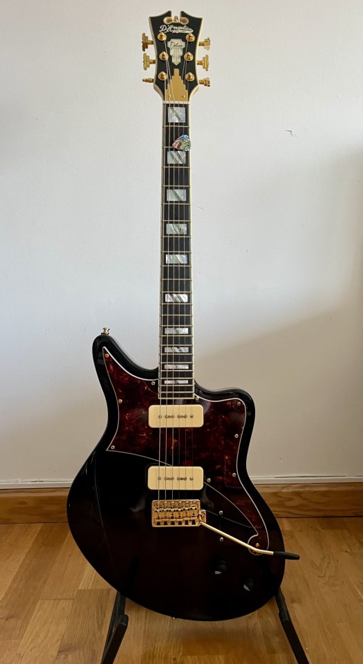 D’Angelico Deluxe Bedford Black