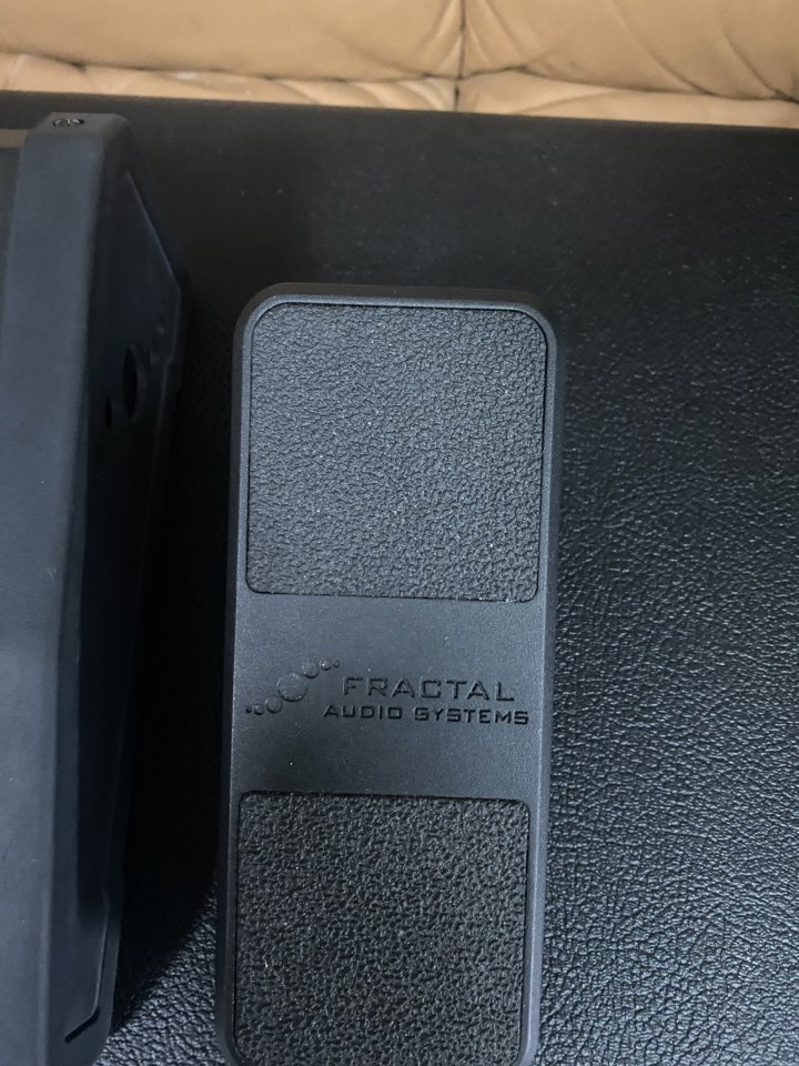 Fractal FM3 y controlador FC6 mas pedal fractal , cables ,  bolsa RESERVADO