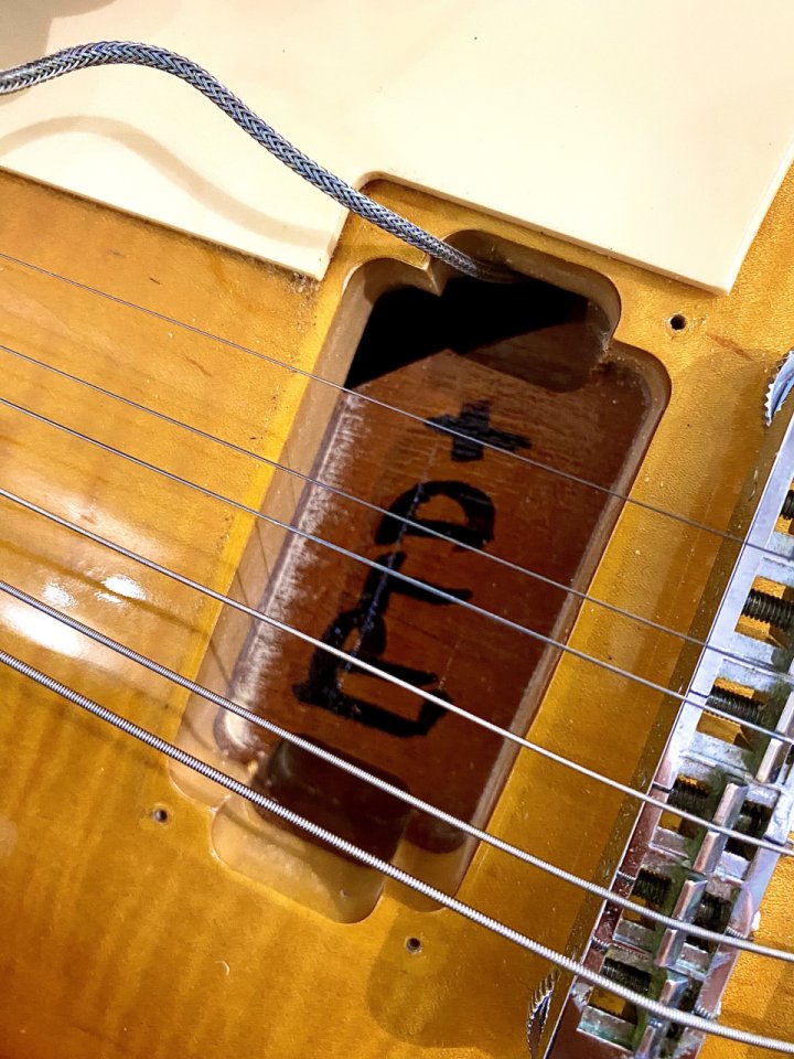 Gibson Les Paul Traditional Plus 2011 de segunda mano · Foto 10 de 10 · Barcelona · 2200 €