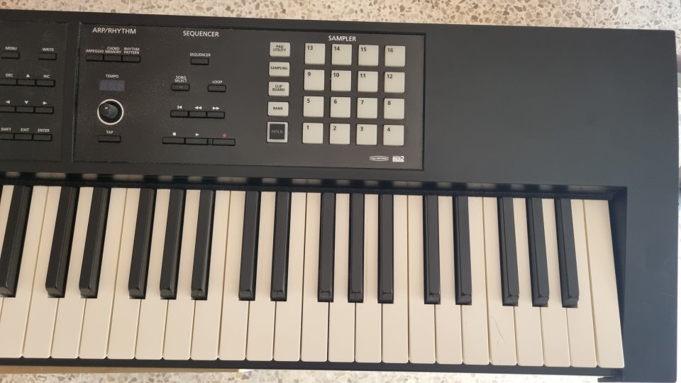 Roland FA 08 de segunda mano · Foto 5 de 5 · Valencia · 1100 €