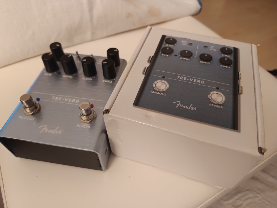 Pedal de reverb + tremolo FENDER TRE-VERB de segunda mano · Foto 10 de 10 · Madrid · 180 €