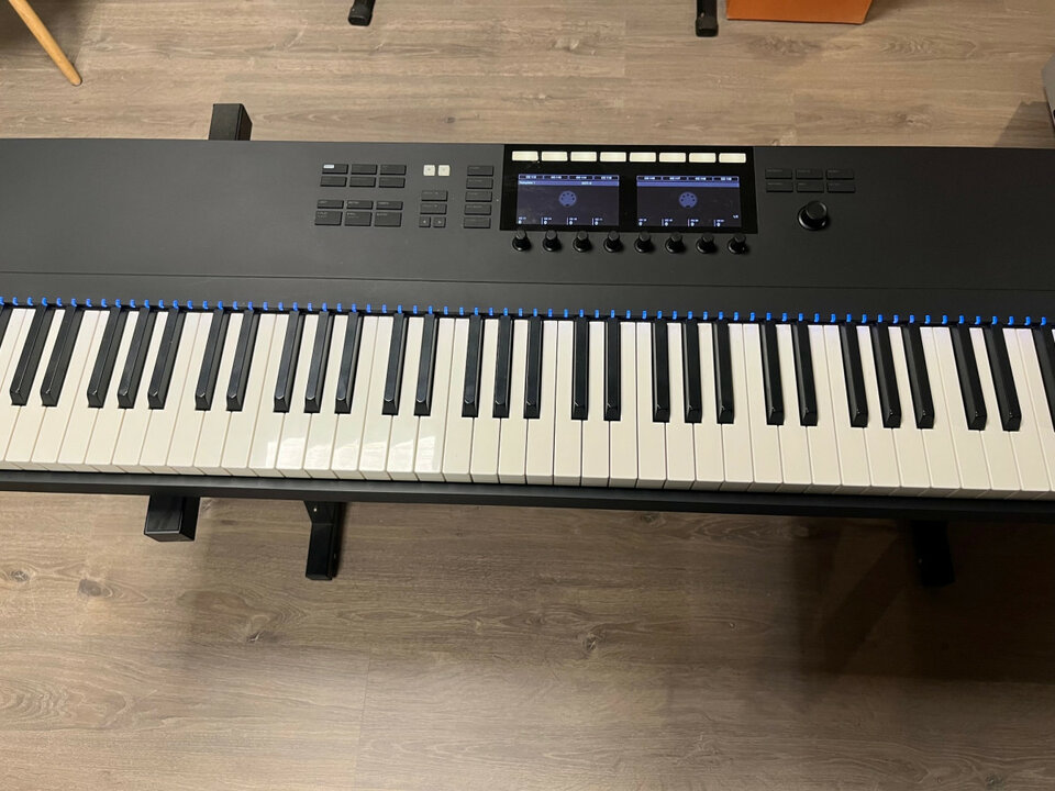 Komplete S88 MK2