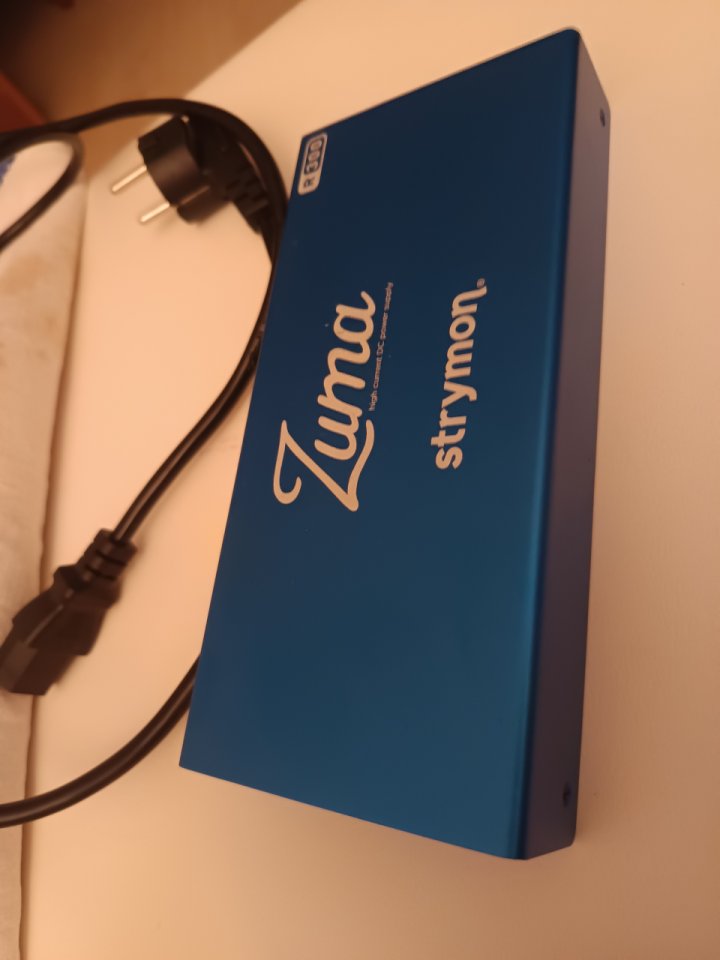 Fuente alimentación STRYMON ZUMA R300 de segunda mano · Foto 1 de 7 · Madrid · 150 €