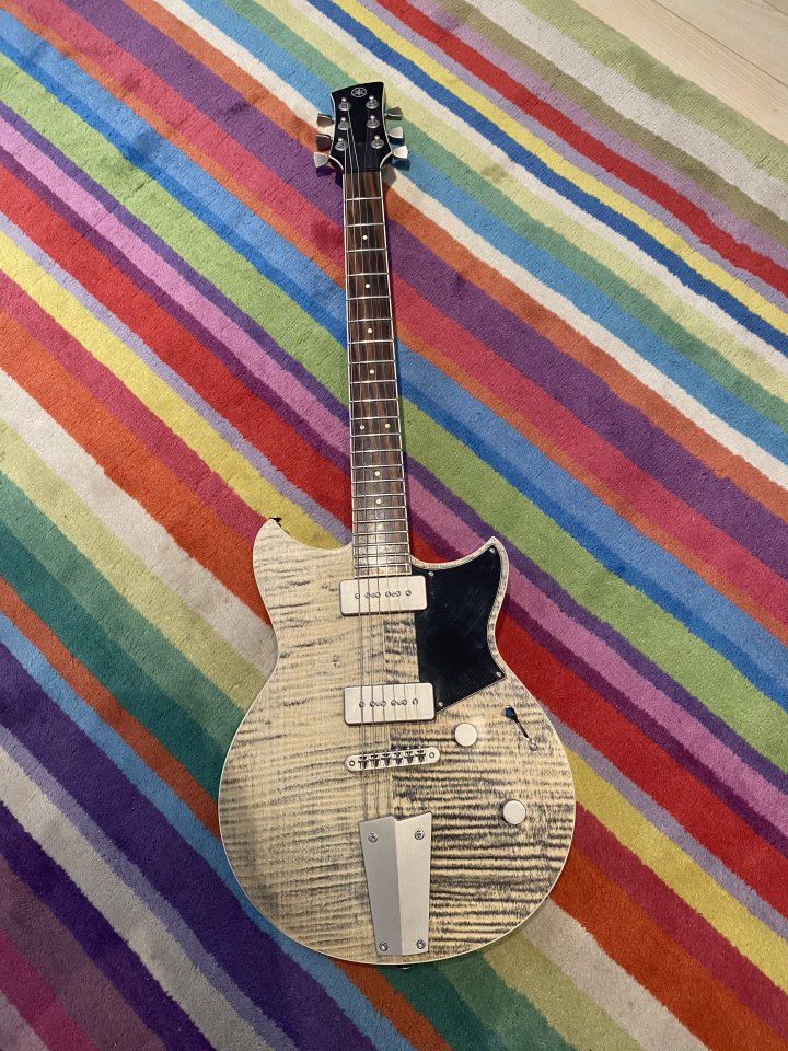 Guitarra Yamaha Revstar RS502TFMX