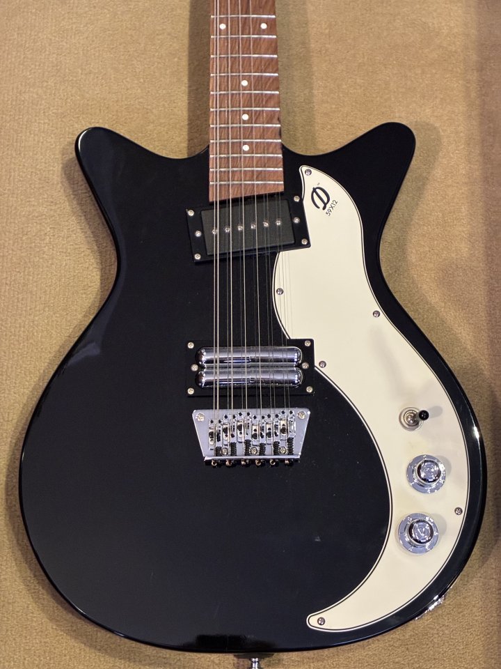 Danelectro 59X12 (Eléctrica de 12 cuerdas)