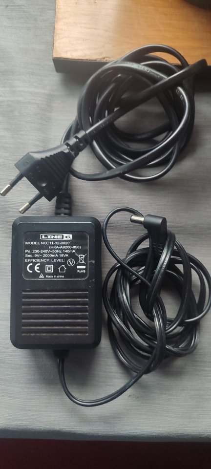 Adaptador de corriente Line 6 modelo HKA- A9200-950 de segunda mano · Toledo · 40 €