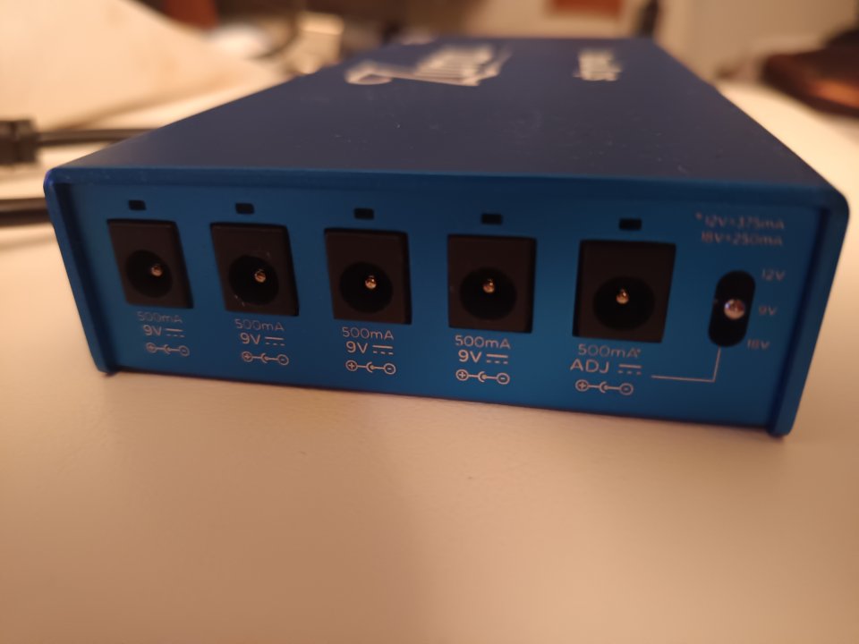 Fuente alimentación STRYMON ZUMA R300 de segunda mano · Foto 2 de 7 · Madrid · 150 €