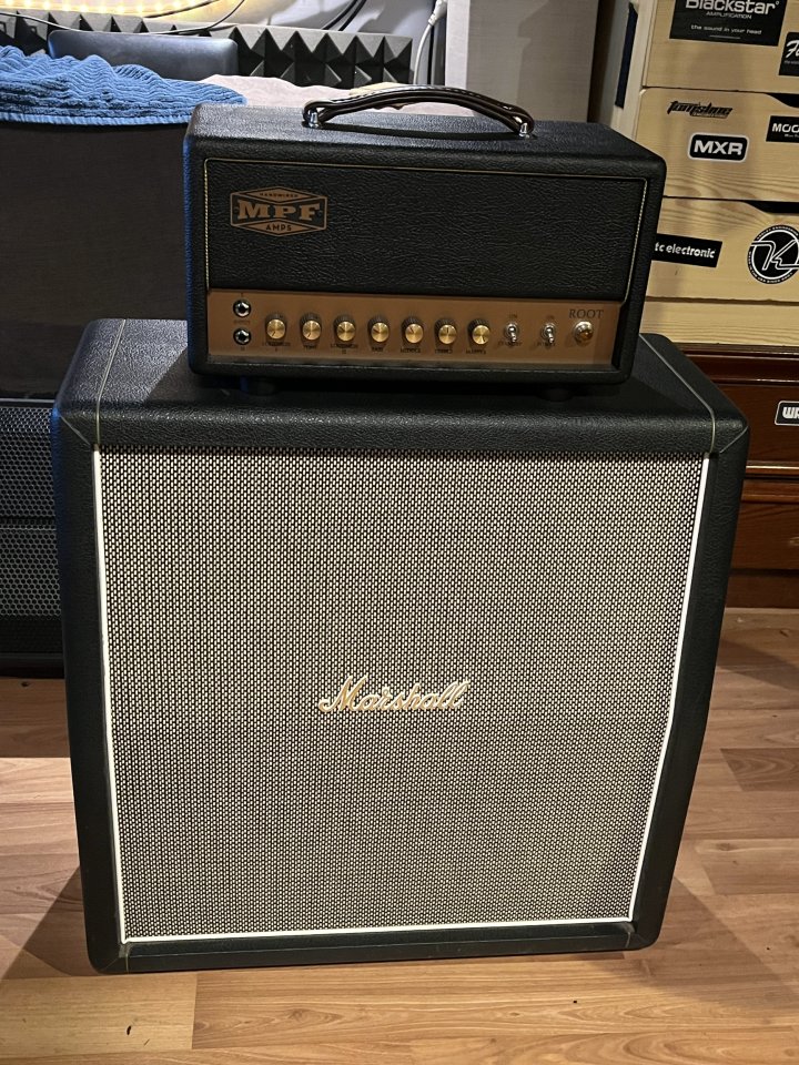 MPF Root (1974x - 30W) + Marshall 2061CX Greenbacks de segunda mano · Foto 1 de 10 · Sevilla · 1400 €