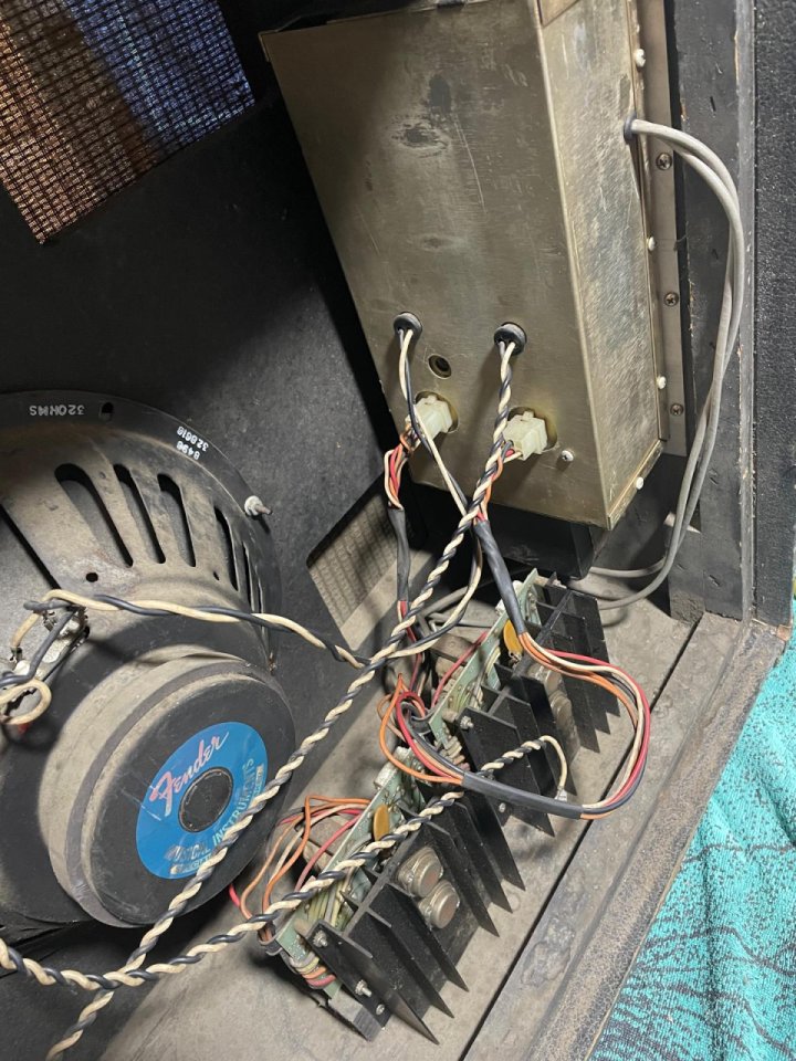 Rhodes Suitcase Piano para restaurar. de segunda mano · Foto 8 de 10 · Barcelona · 1100 €