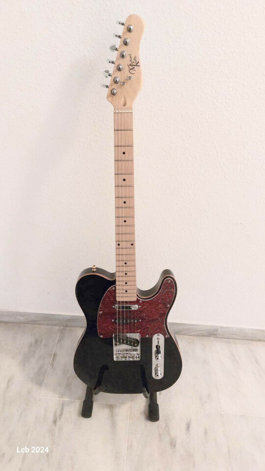 Guitarra Michael Kelly MKT5SGBMRO TRIPLE PICKUP 50 GLOSS BLK