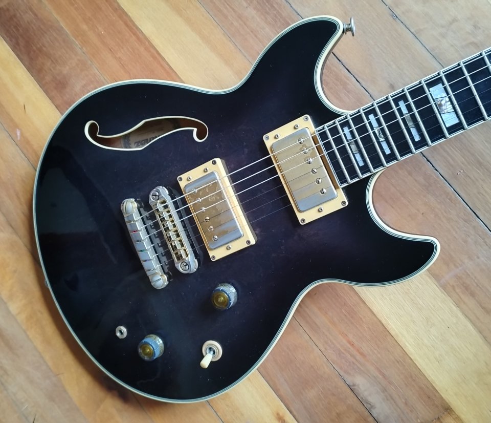Ibanez AM400 Artstar