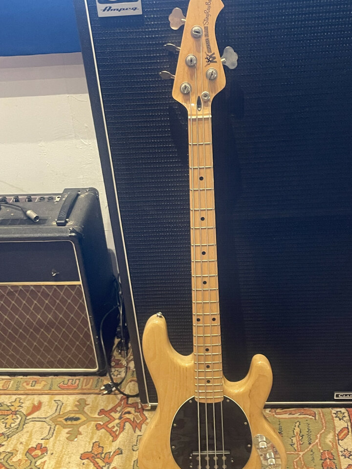 Vendo Music Man Sting Ray Bass Pre Ernie de segunda mano · Foto 2 de 10 · Navarra · 3500 €