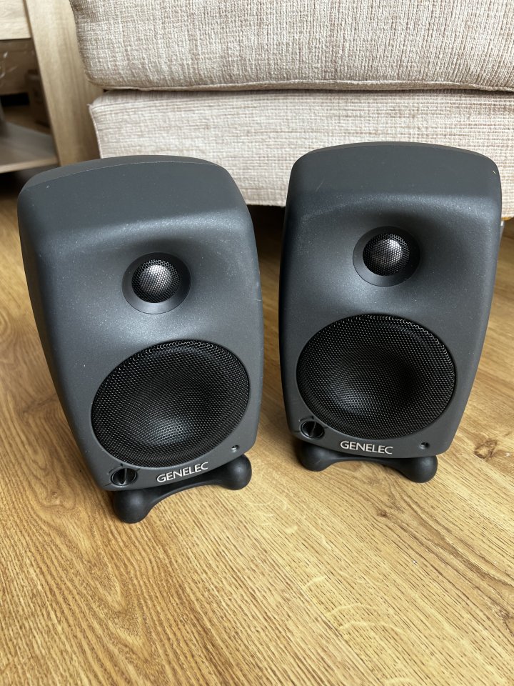 Genelec 8020B pareja consecutiva - Made in Finland de segunda mano · Foto 1 de 6 · Barcelona · 649 €