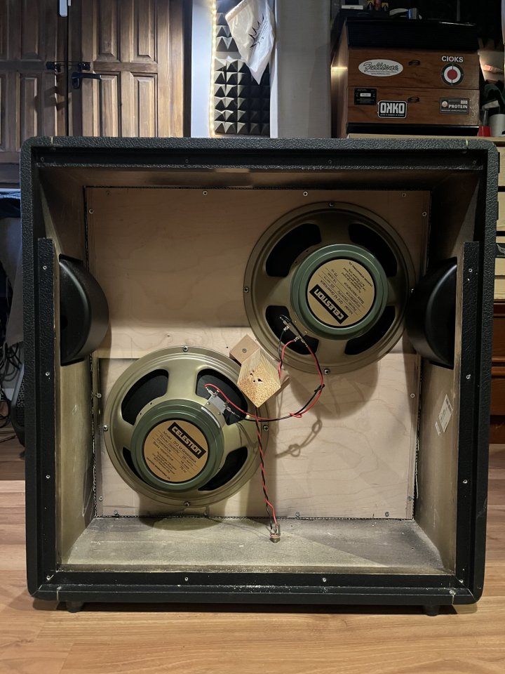 MPF Root (1974x - 30W) + Marshall 2061CX Greenbacks de segunda mano · Foto 8 de 10 · Sevilla · 1400 €