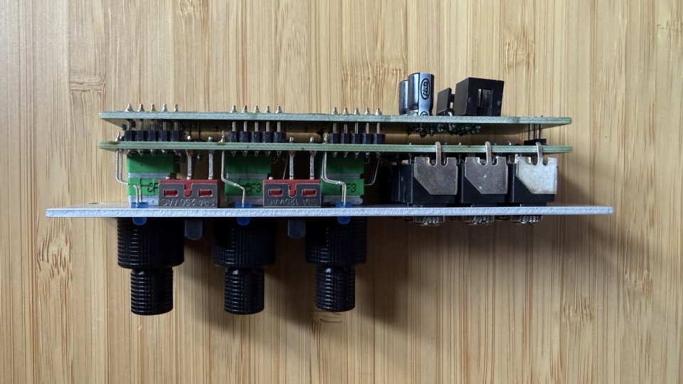 Happy Nerding 6xMIX Eurorack Audio Mixer Module (Silver) de segunda mano · Foto 2 de 2 · Barcelona · 90 €