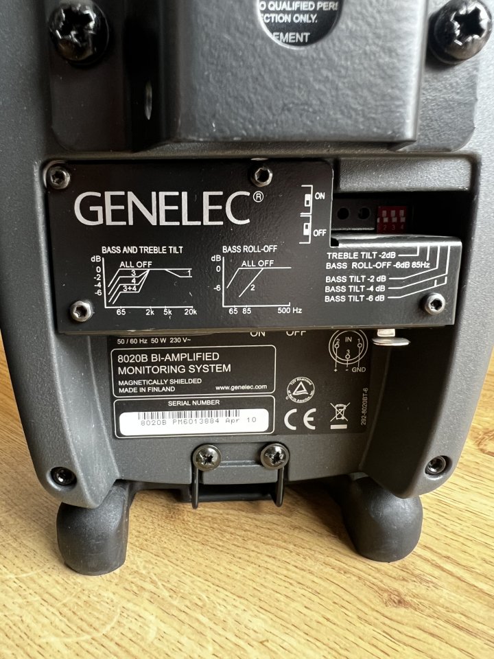 Genelec 8020B pareja consecutiva - Made in Finland de segunda mano · Foto 3 de 6 · Barcelona · 649 €