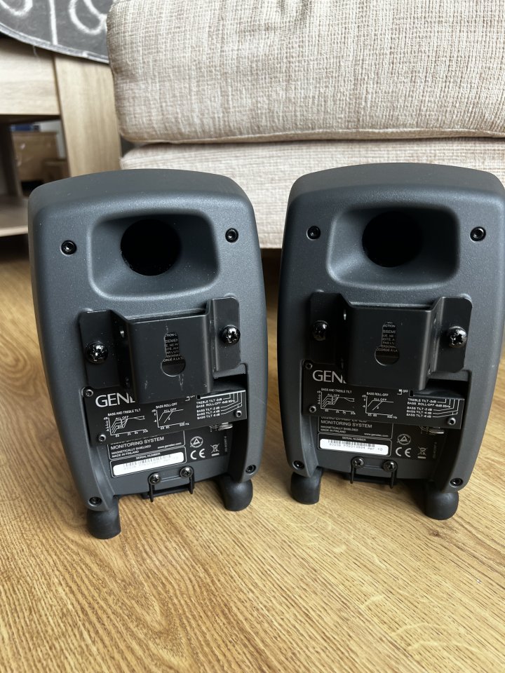 Genelec 8020B pareja consecutiva - Made in Finland de segunda mano · Foto 6 de 6 · Barcelona · 649 €
