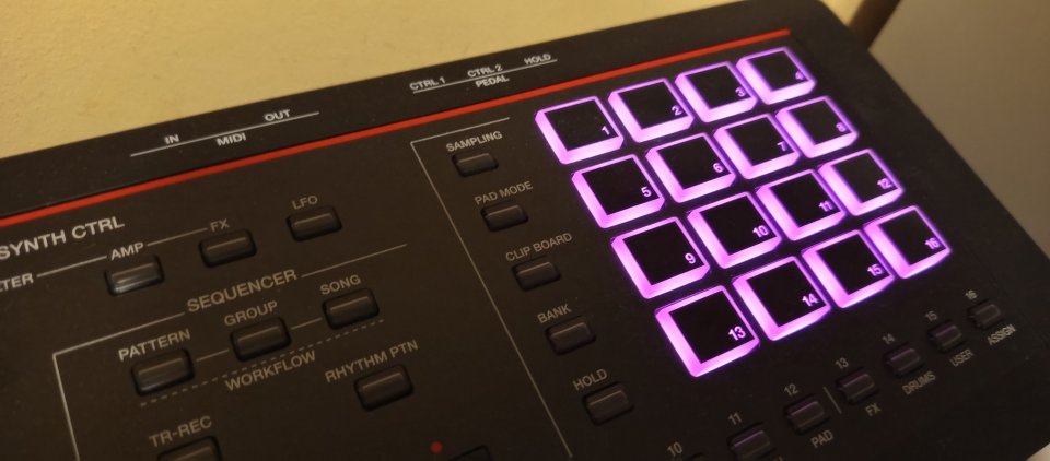 Roland FANTOM 06 workstation