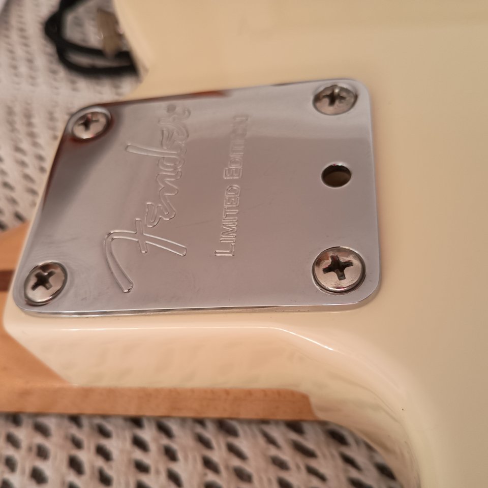 Fender telecaster 2016 Limited Edition American Standard de segunda mano · Foto 4 de 8 · Málaga · 1200 €