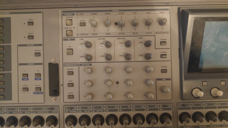 Mesa de Mezclas Digital Tascam DM 4800 de segunda mano · Foto 4 de 5 · Madrid · 1000 €