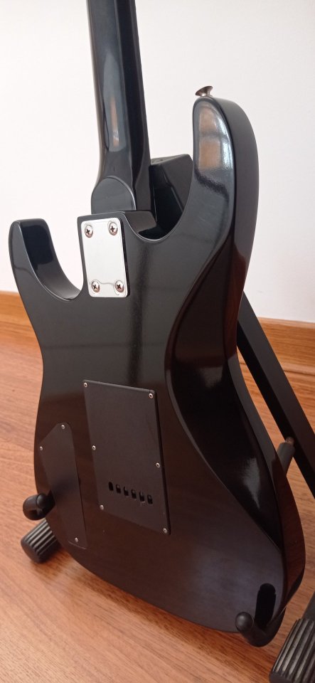 Guitarra eléctrica Rockster Stratocaster Corea años 80 de segunda mano · Foto 8 de 8 · Cuenca · 150 €