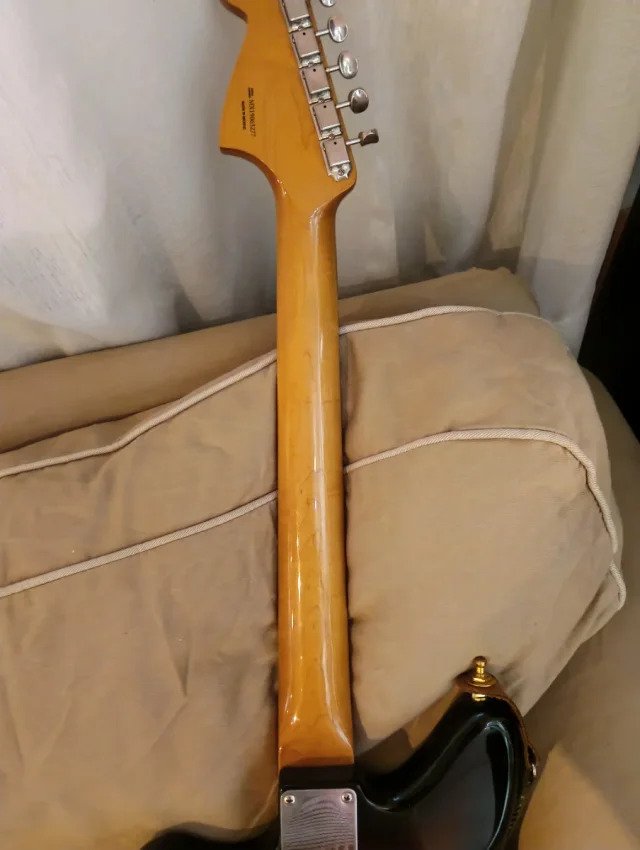 Fender Jaguar Standard Mex de segunda mano · Foto 4 de 10 · Madrid · 800 €