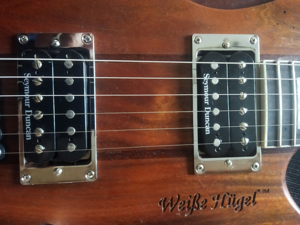 Guitarra con Cuerpo Weisse Hügel